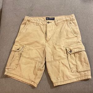 American Eagle Cargo Shorts Khaki Color